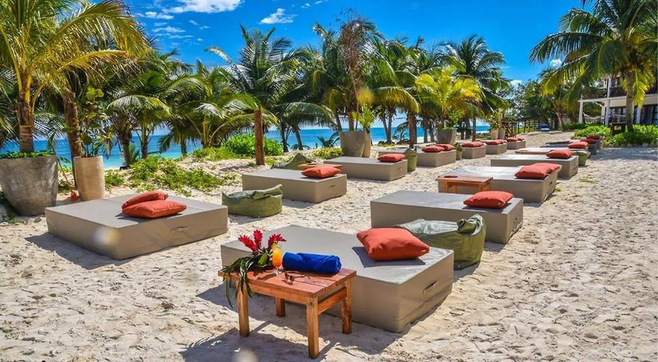 Hotel Cabanas Los Lirios Tulum