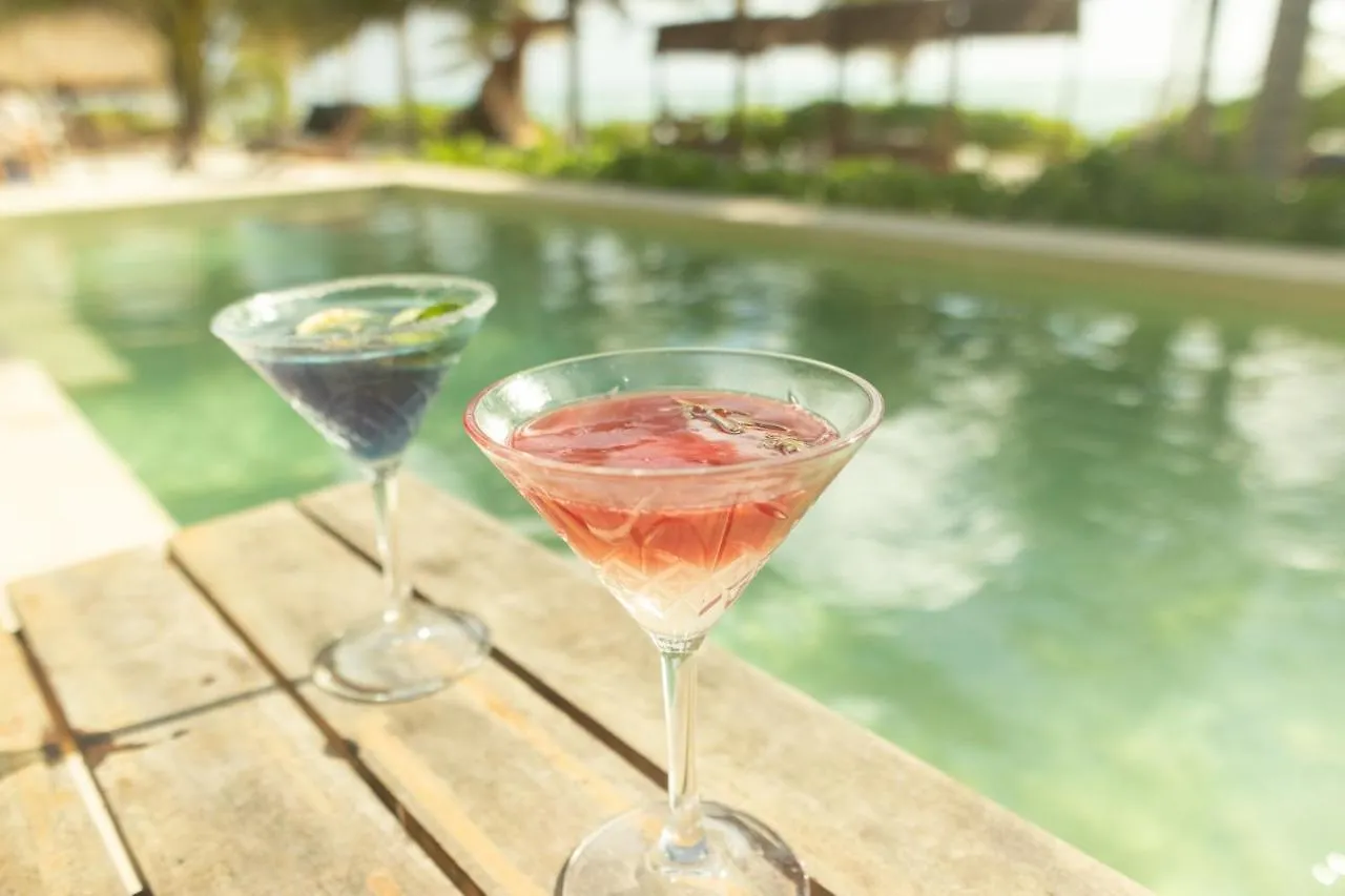 ****  Hotel Cabanas Los Lirios Tulum México