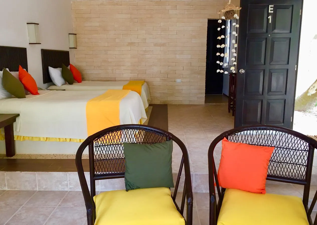 Hotel Cabanas Los Lirios Tulum 4*,  México